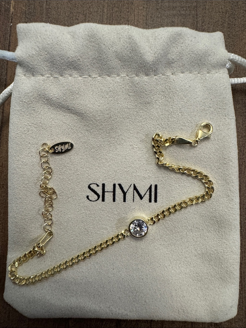 SHYMI round shape on curb chain bracelet